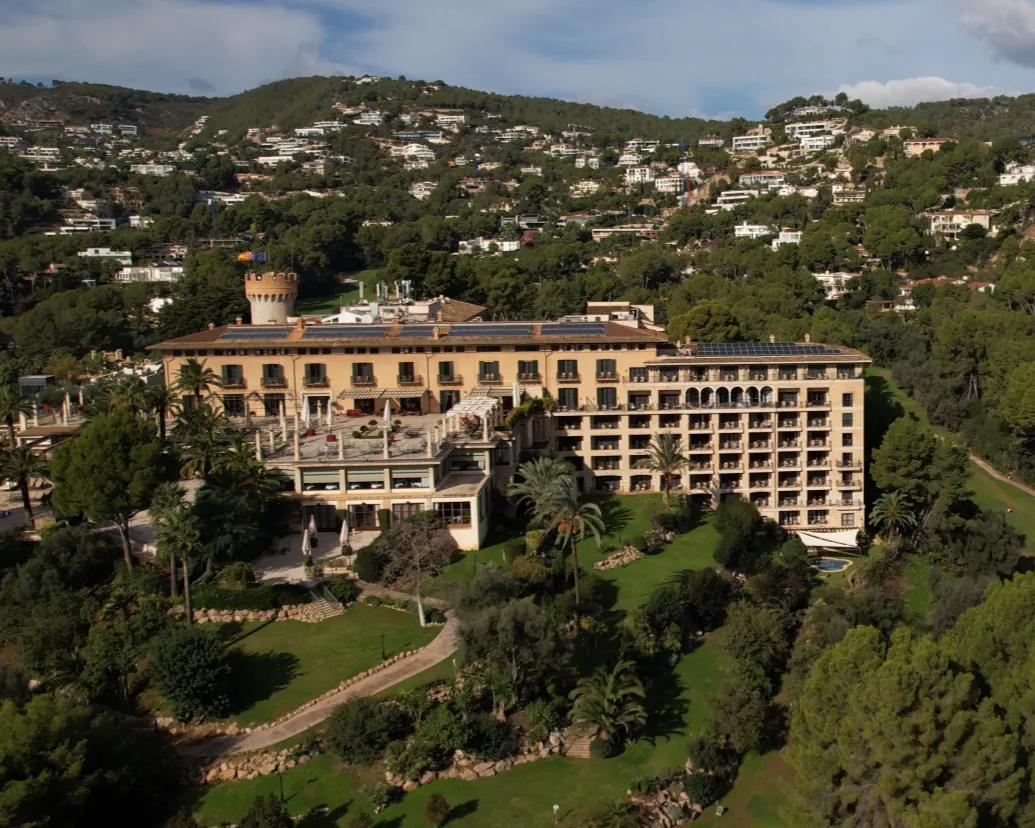 Láminas solares instaladas en el Castillo Hotel Son Vida, Mallorca